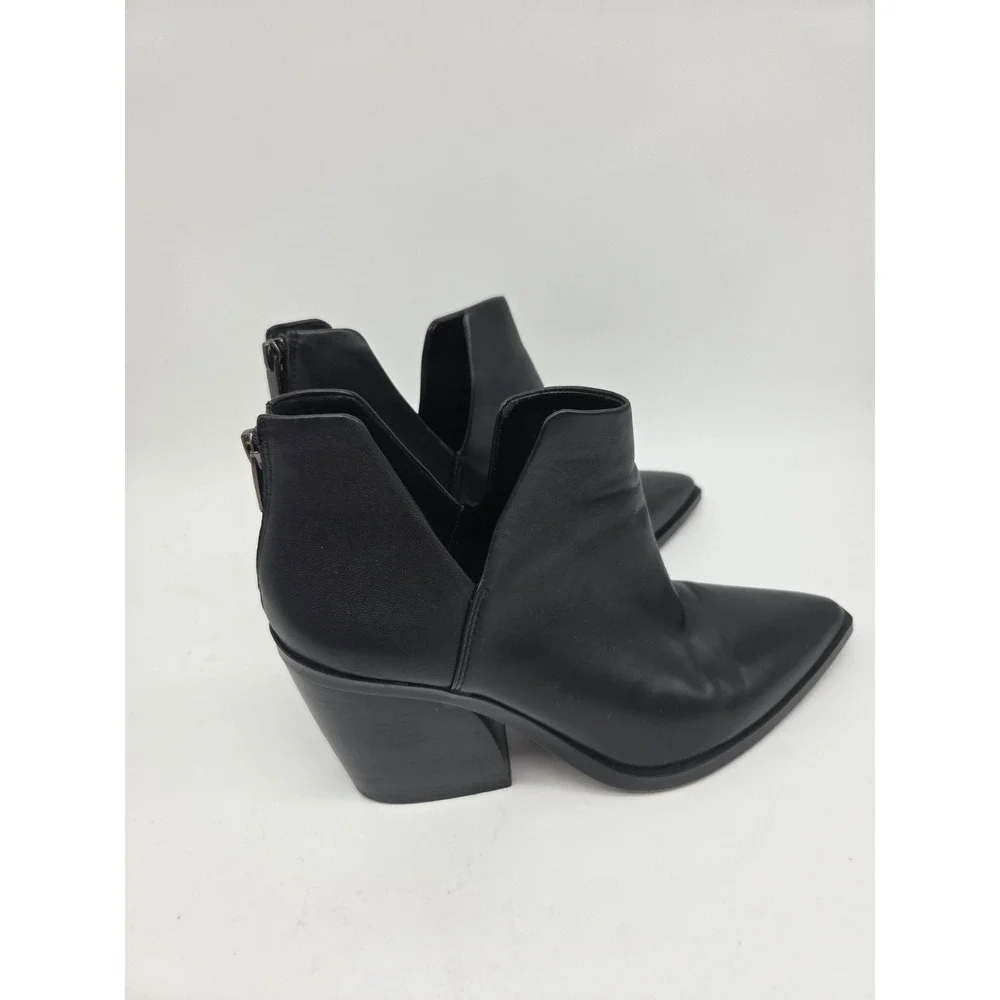 Vince Camuto Womens Size 10 M Black Leather Zip Ankle Fashion Boots Bootie